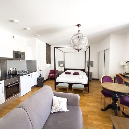 Residence De L'Arsenal Royal - Meubles De Tourisme Рошвор Екстериор снимка