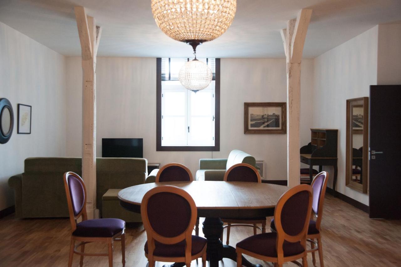 Residence De L'Arsenal Royal - Meubles De Tourisme Рошвор Екстериор снимка