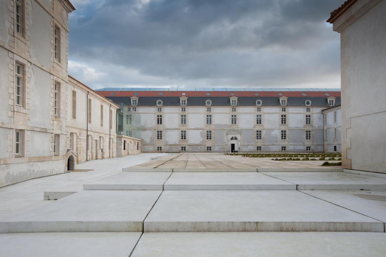 Residence De L'Arsenal Royal - Meubles De Tourisme Рошвор Екстериор снимка