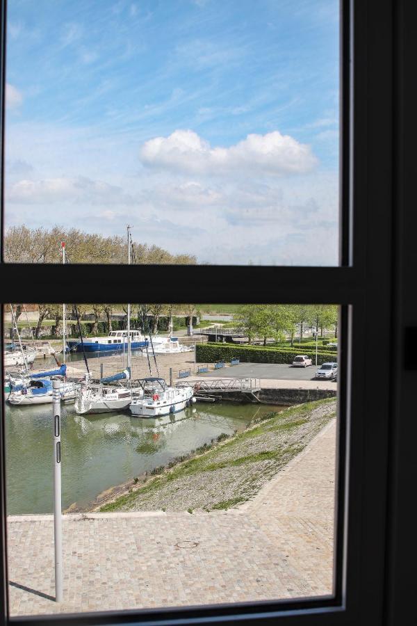 Residence De L'Arsenal Royal - Meubles De Tourisme Рошвор Екстериор снимка