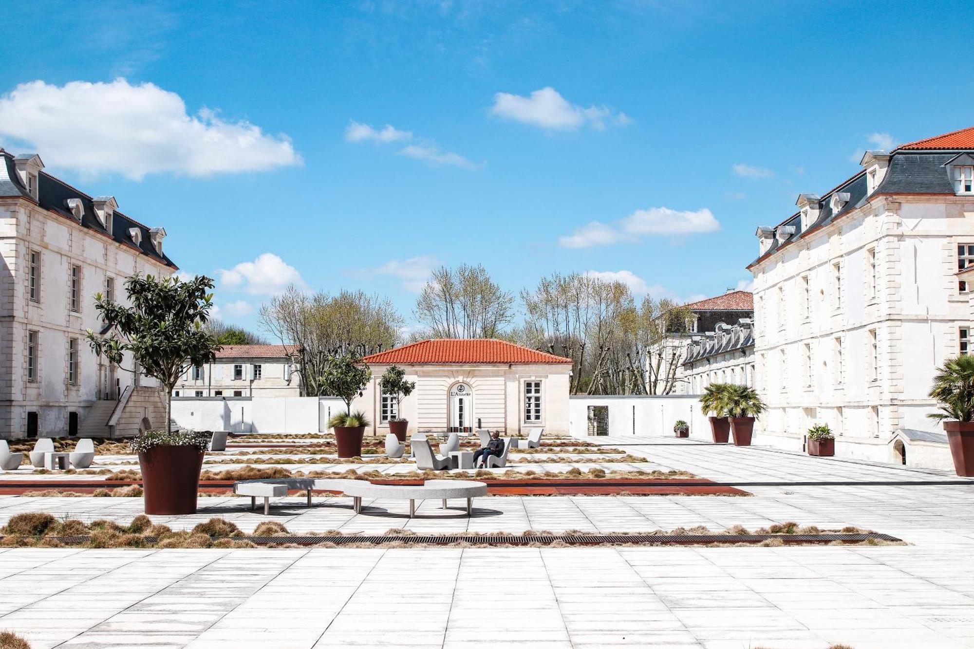 Residence De L'Arsenal Royal - Meubles De Tourisme Рошвор Екстериор снимка