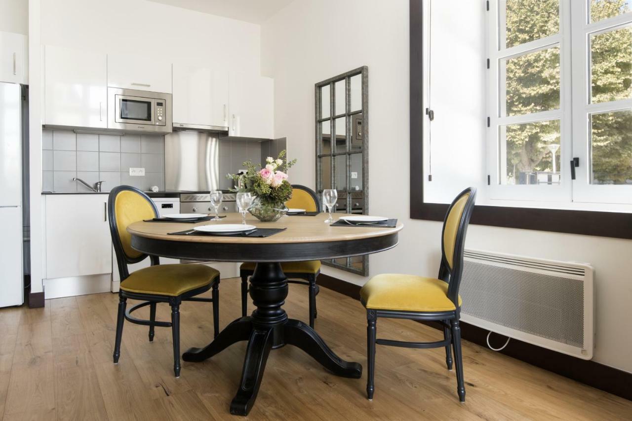Residence De L'Arsenal Royal - Meubles De Tourisme Рошвор Екстериор снимка